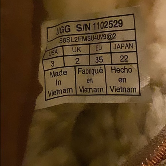 Ugg for girl, size 3. Good condition. Perfect for winter - Picture 4 of 4